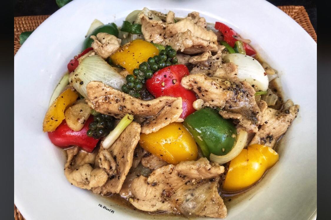 ຜັດໝູພີກໄທດຳ